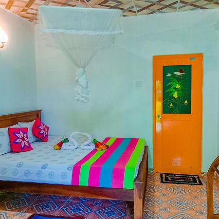 Chanaka Holiday Inn Сигирия Екстериор снимка