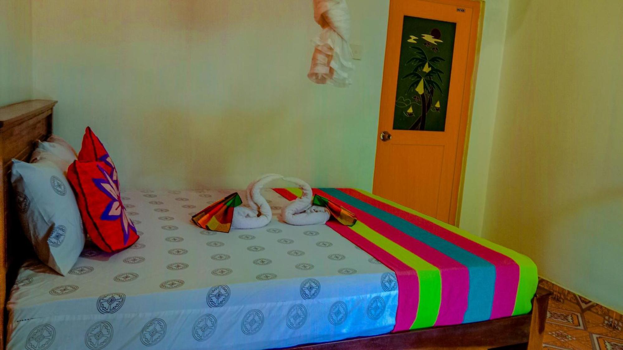 Chanaka Holiday Inn Сигирия Екстериор снимка