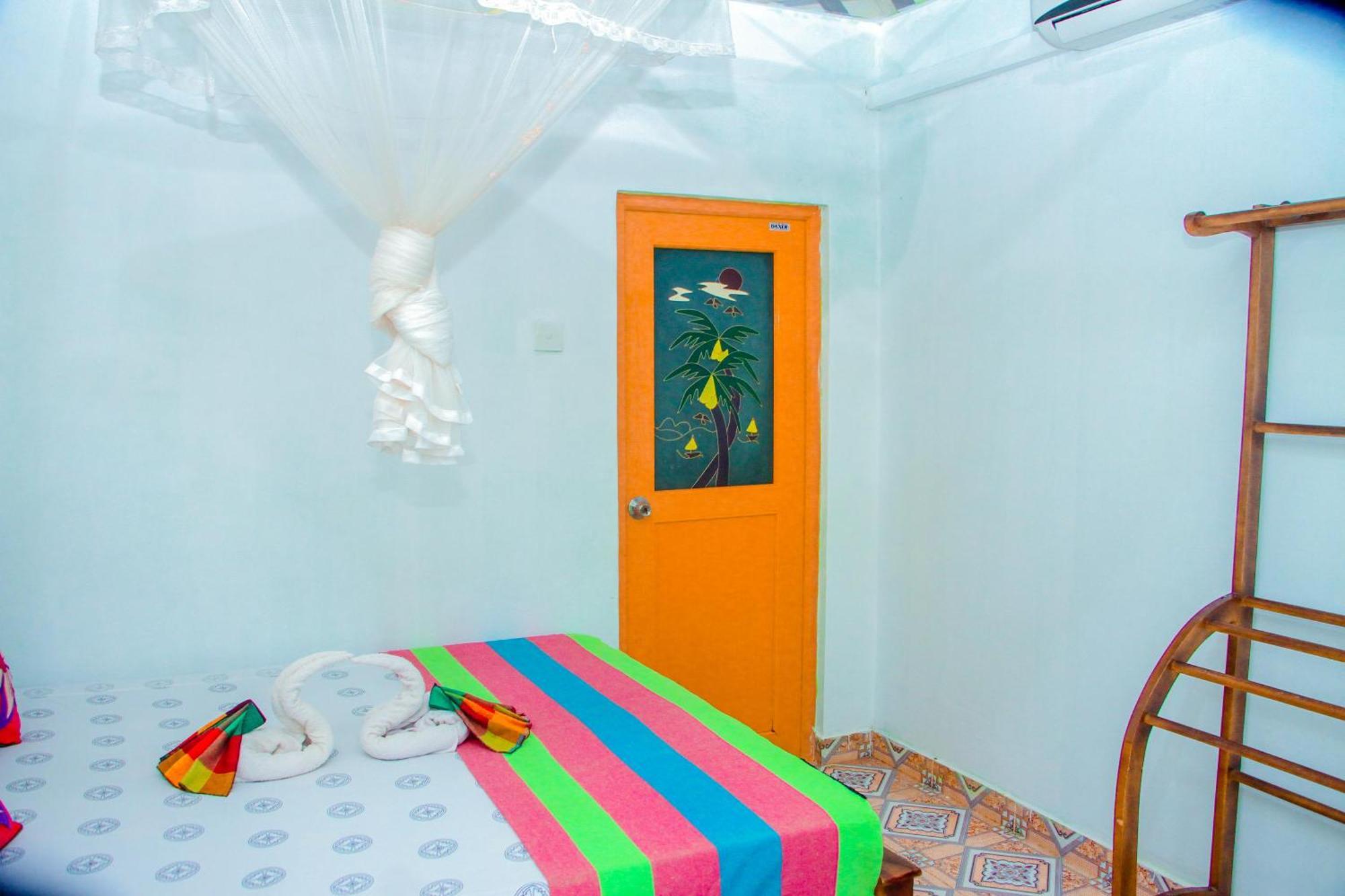 Chanaka Holiday Inn Сигирия Екстериор снимка