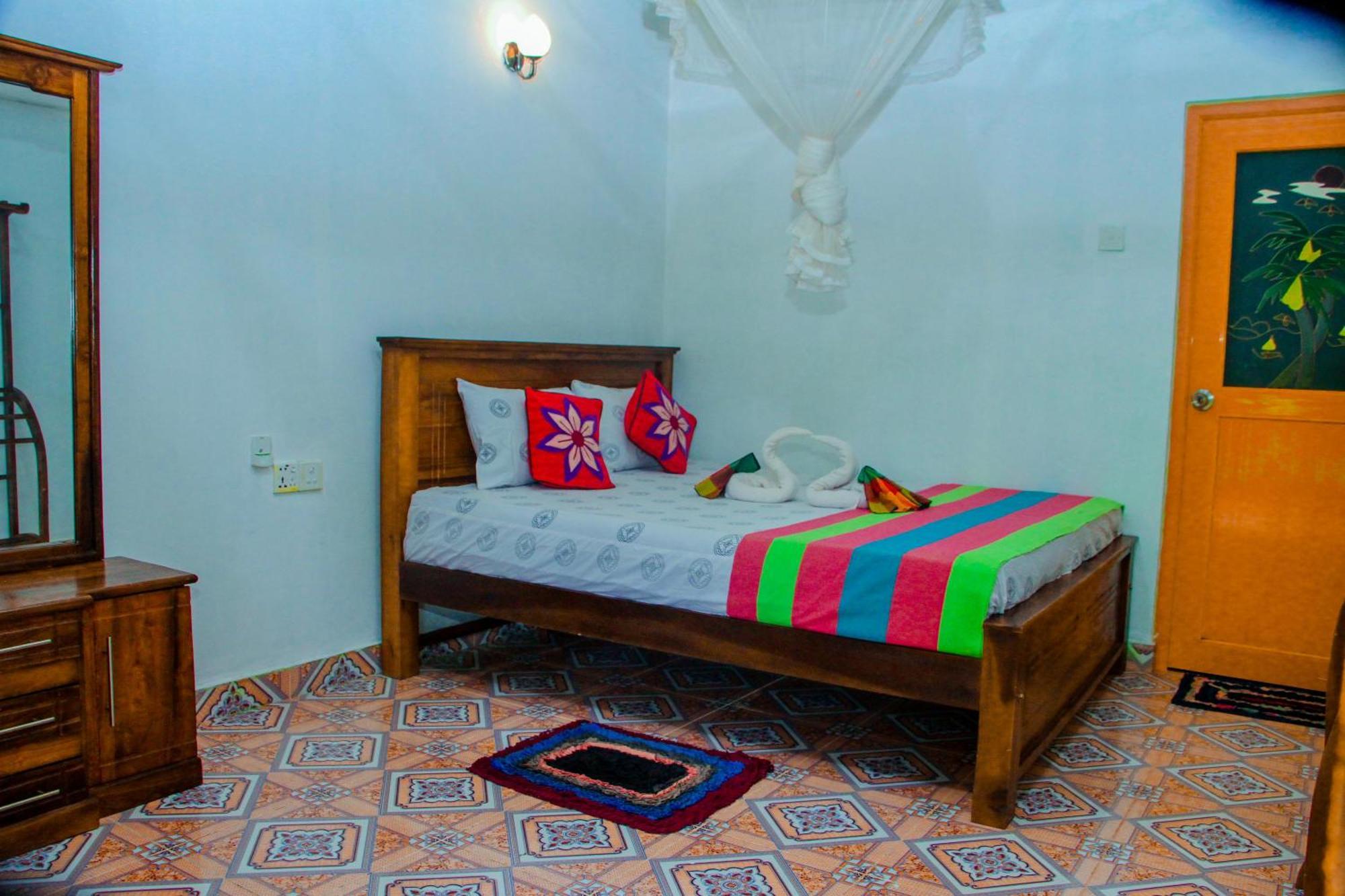 Chanaka Holiday Inn Сигирия Екстериор снимка