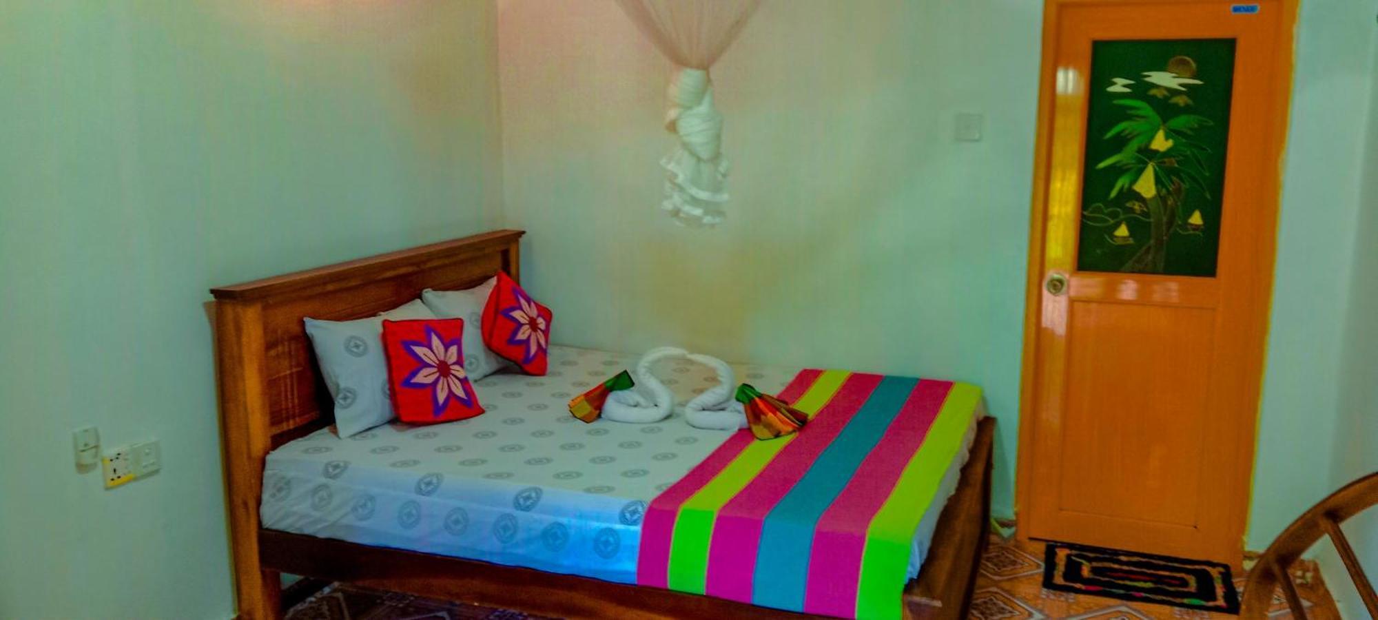 Chanaka Holiday Inn Сигирия Екстериор снимка