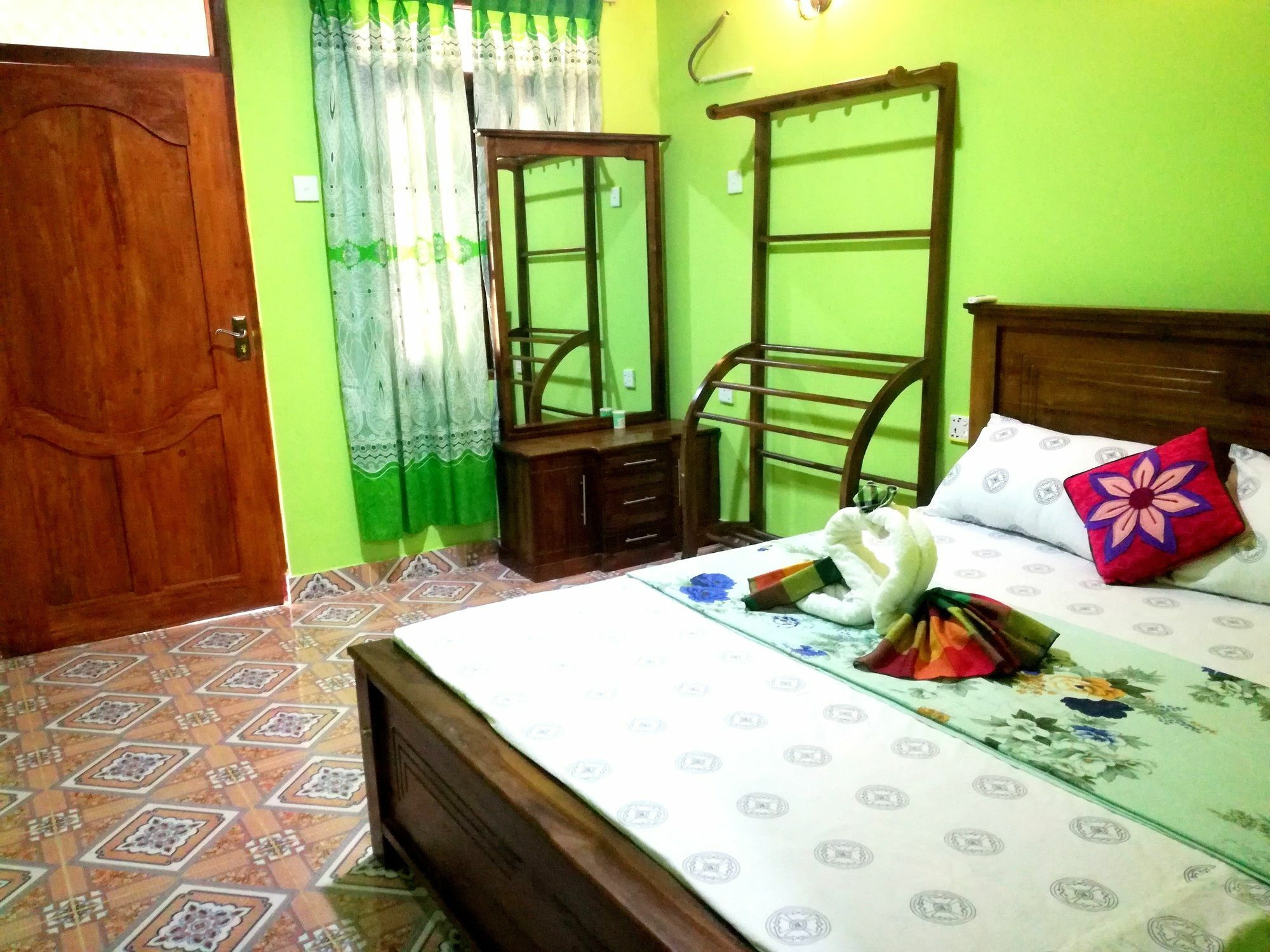 Chanaka Holiday Inn Сигирия Екстериор снимка